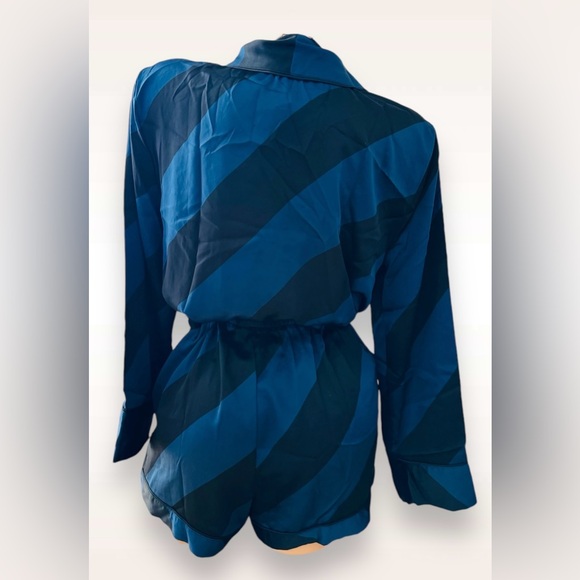 Victoria’s Secret Satin Jumpsuit Romper Sleepwear Wrap Pajama Strip M - Picture 5 of 8